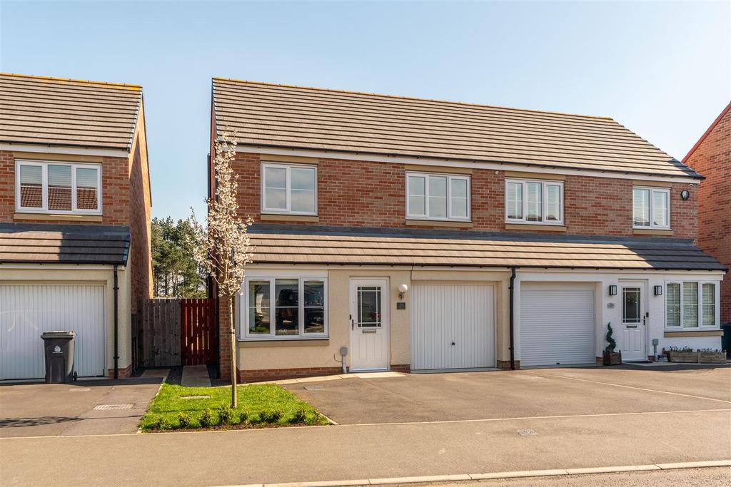 Stonecrop Drive, Wideopen, Newcastle Upon Tyne 3 bed semidetached