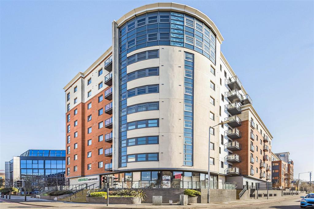 Q2, Watlington Street, Reading 2 bed apartment for sale £270,000