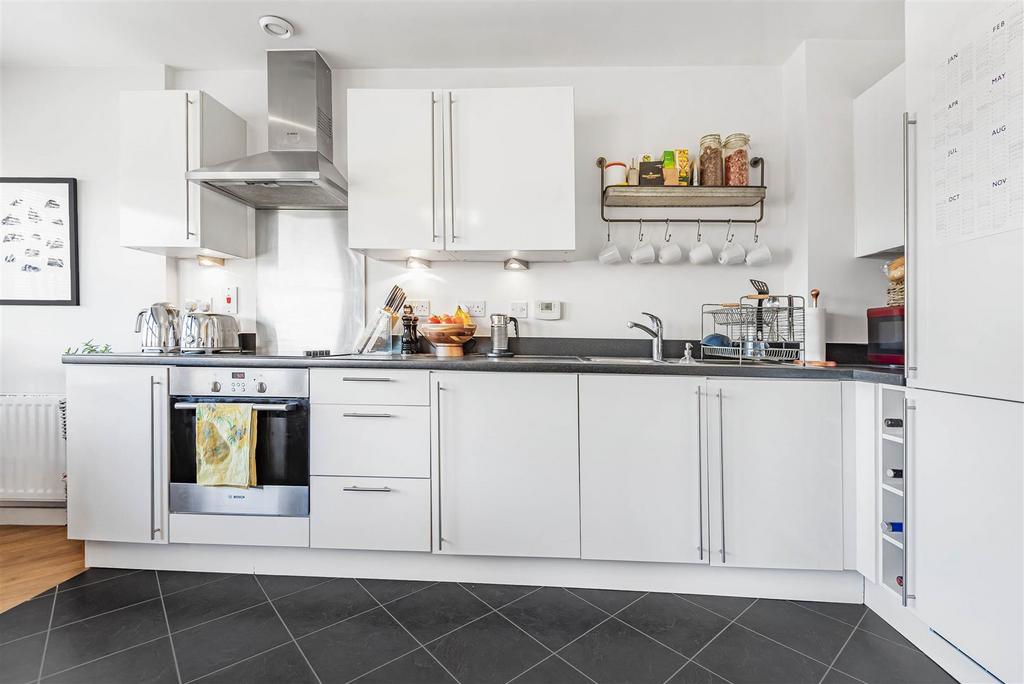 Q2, Watlington Street, Reading 2 bed apartment for sale £270,000