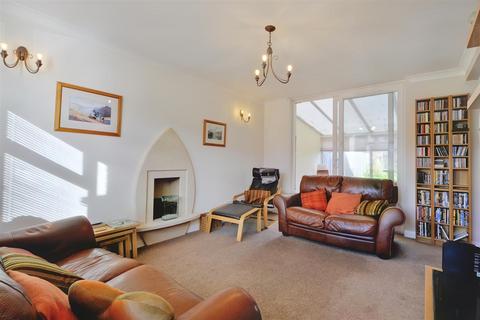 44 Balmoral Drive, Bramcote, Nottingham, NG9 3FU