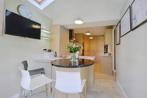 44 Balmoral Drive, Bramcote, Nottingham, NG9 3FU