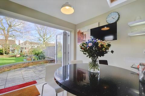 44 Balmoral Drive, Bramcote, Nottingham, NG9 3FU