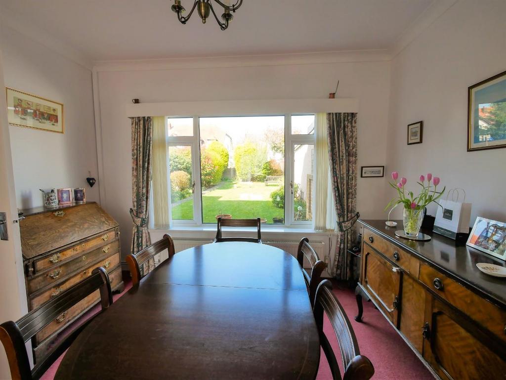 Minehead Avenue, Sully 3 bed semidetached house £350,000