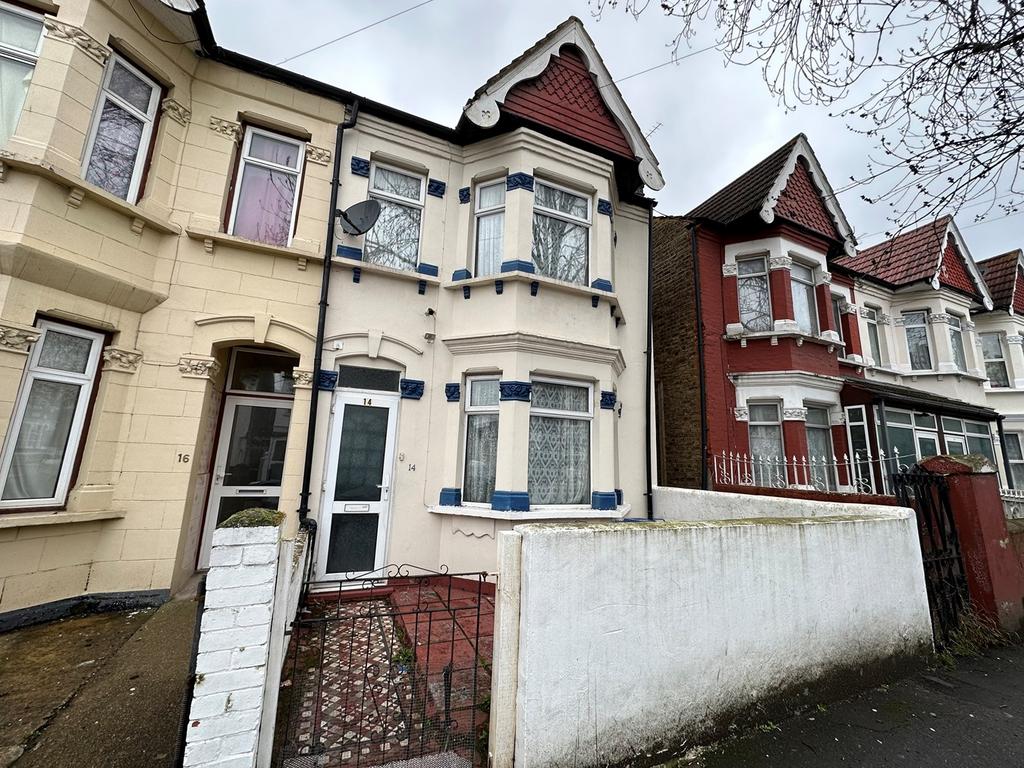 Oswald Road, Southall, UB1 4 bed semidetached house £2,000 pcm (£462 pw)