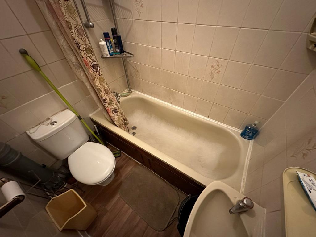 Family Bathroom Suite