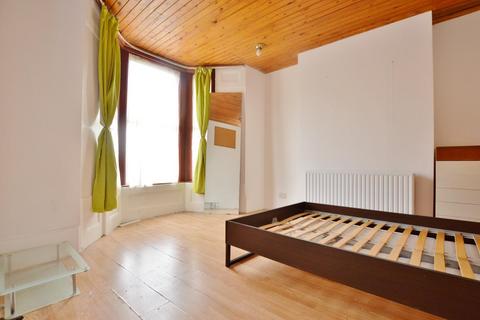 33 Carnarvon Road, London, E15 4JW
