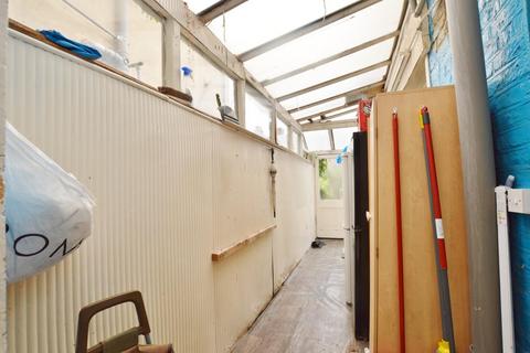 33 Carnarvon Road, London, E15 4JW