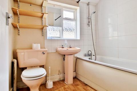 33 Carnarvon Road, London, E15 4JW