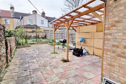 33 Carnarvon Road, London, E15 4JW