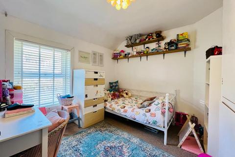 17 Anselm Road, Dover, CT17 0DF