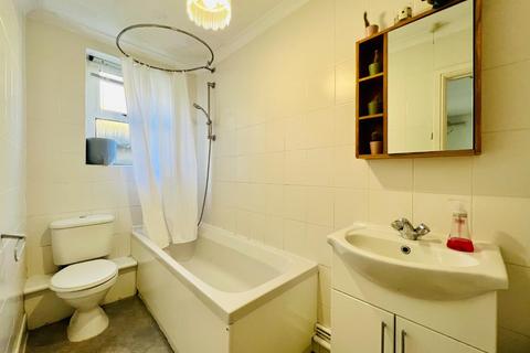 17 Anselm Road, Dover, CT17 0DF