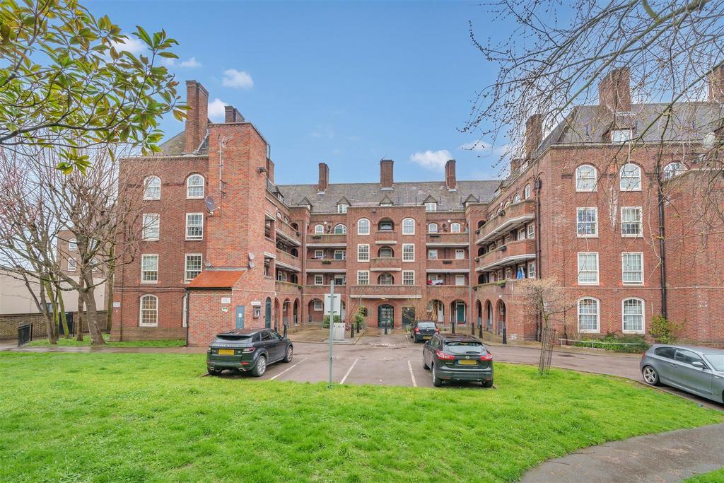 Prioress House, Bromley High Street, E3 3 bed flat for sale - £415,000