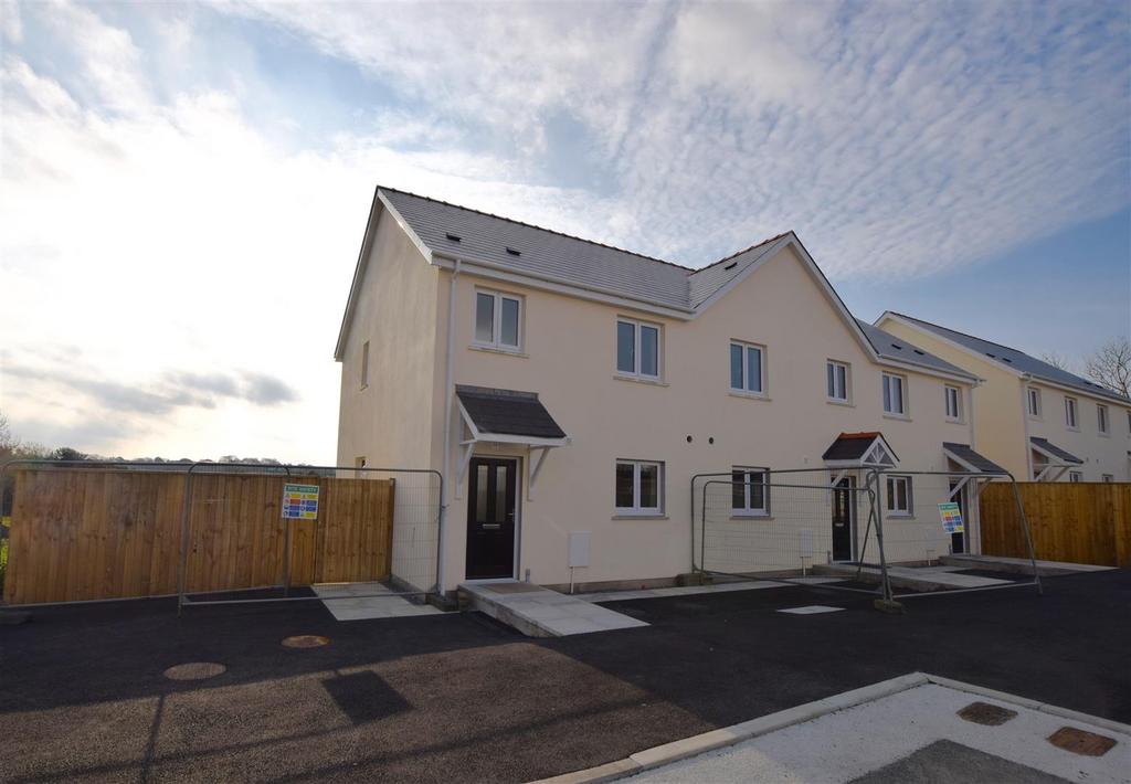 Leven Close, Hook, Haverfordwest 3 bed end of terrace house £795 pcm