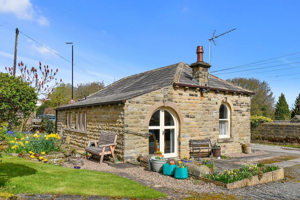 Old Hollings Hill, Guiseley, Leeds 2 bed detached bungalow £349,950