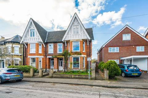 58 Albert Road, Ashford, TN24 8NU