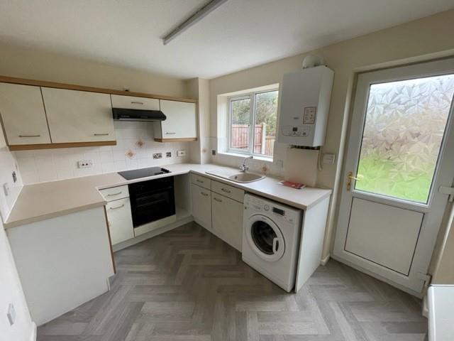 18 clos y dderwen kitchen 2.jpg