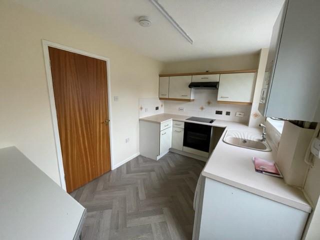 Kitchen: