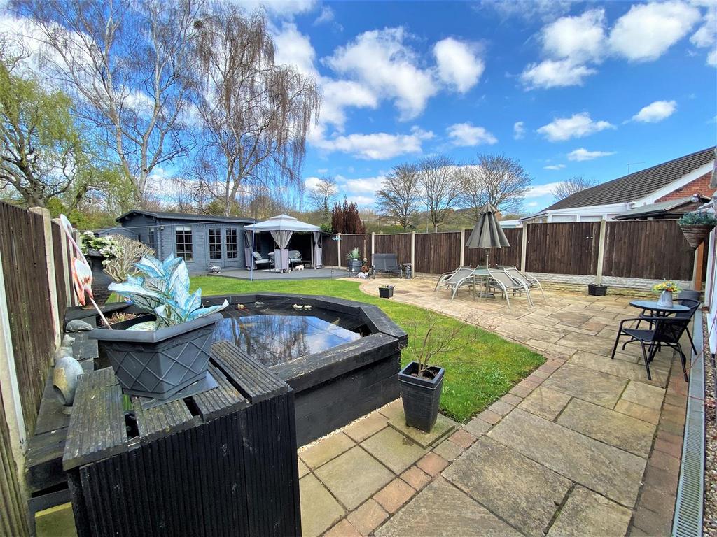 Manners Road, Balderton, Newark 4 bed detached house for sale £350,000