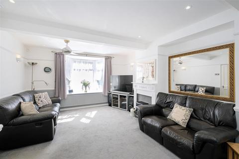 31 Hornbeam Grove, London, E4 6JE