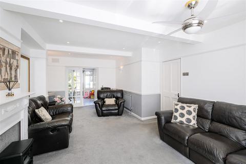 31 Hornbeam Grove, London, E4 6JE