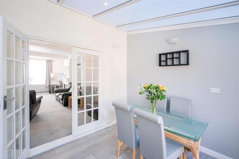 31 Hornbeam Grove, London, E4 6JE