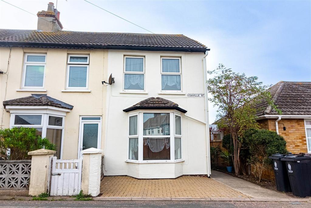 Saville Street, Walton On The Naze 2 bed end of terrace house for sale
