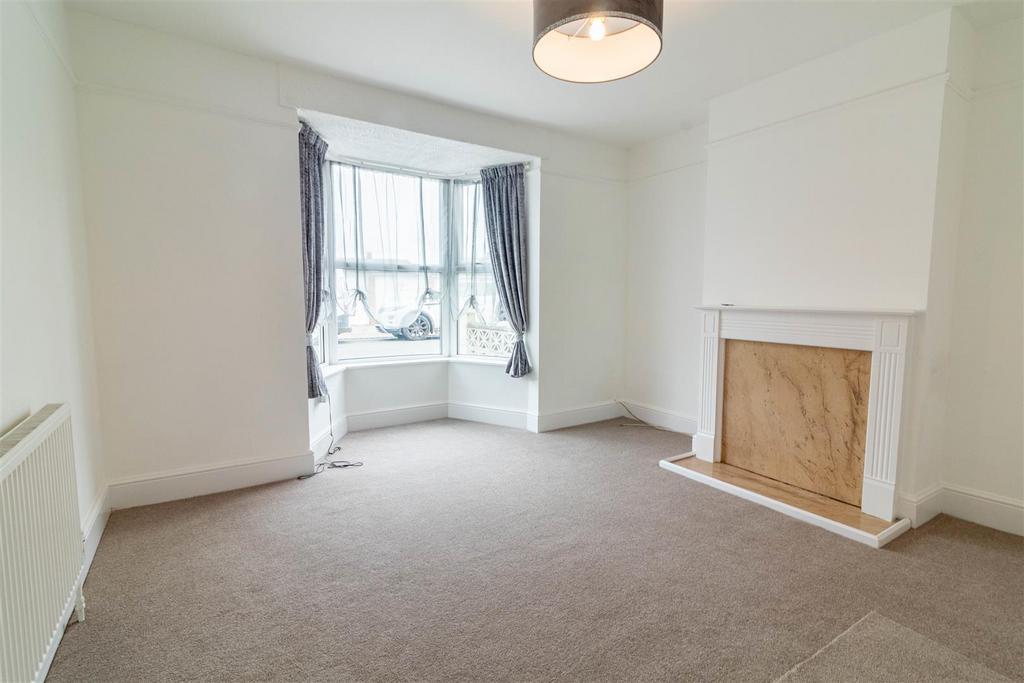 Saville Street, Walton On The Naze 2 bed end of terrace house for sale