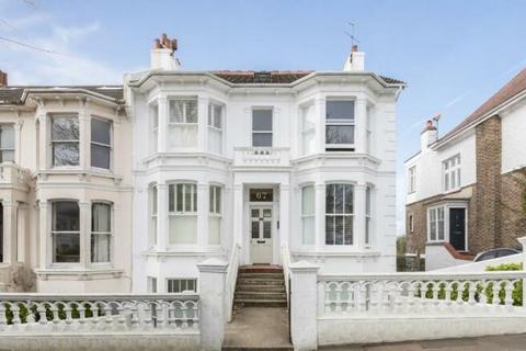 2 bedroom apartment to rent, Beaconsfield Villas, Brighton