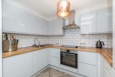 2 bedroom apartment to rent, Beaconsfield Villas, Brighton