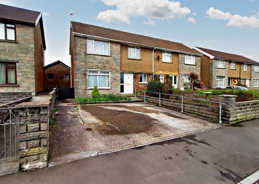 Ton Glas, Bridgend, CF31 3 bed semidetached house £125,000