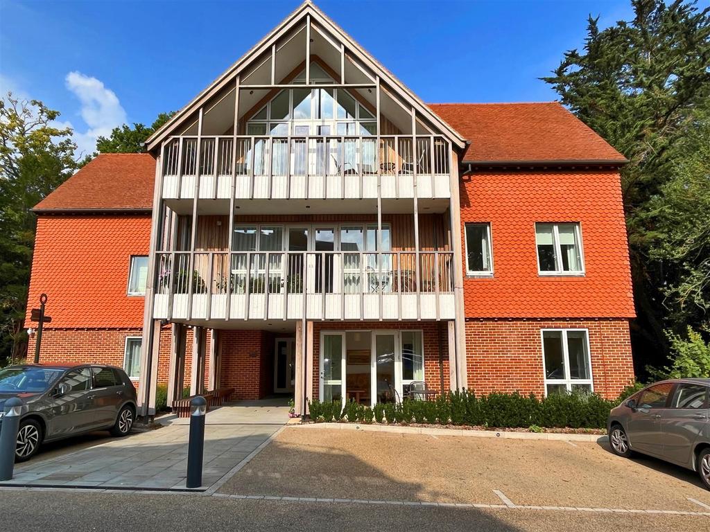 The Rise, Brockenhurst 1 bed apartment £1,800 pcm (£415 pw)