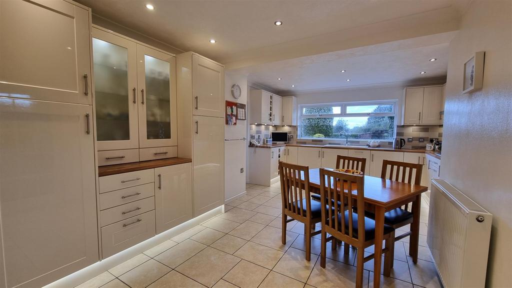 EXTENDED &amp; REFITTED KITCHEN DINER