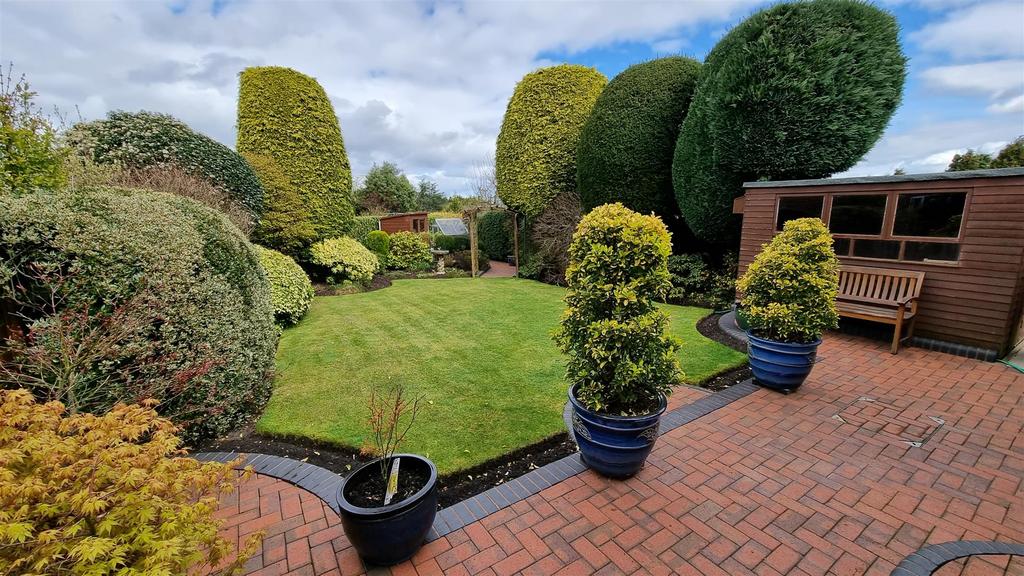 Mature rear garden