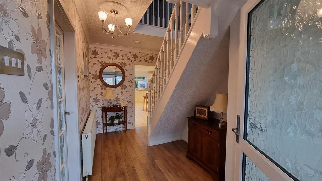 Corbett Road 6 Hallway.jpg