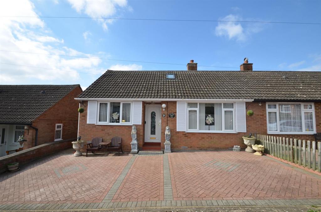 Recreation Rise, Gravenhurst 2 bed semidetached bungalow £325,000