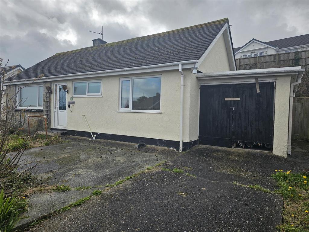 Breeze Hill, Benllech, TynYGongl 2 bed detached bungalow for sale £