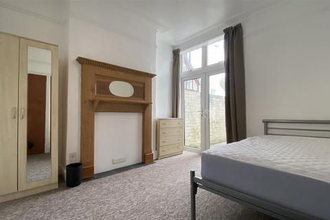 6 bedroom house to rent, Longmead Avenue, Bristol