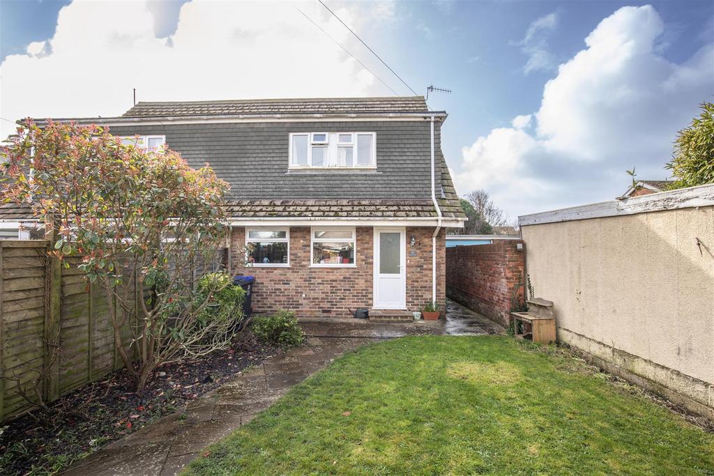Courtlands Close, GoringBySea 4 bed semidetached house £475,000