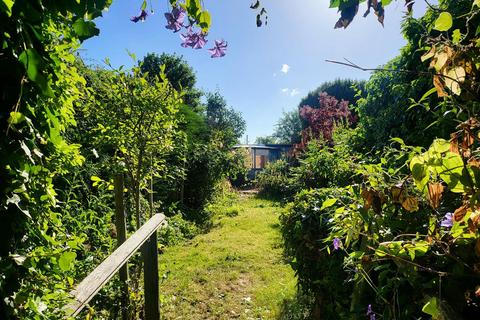 2 bedroom end of terrace house for sale, High Street, Roydon