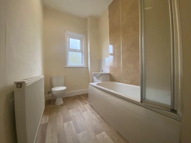 Bathroom 1.jpg