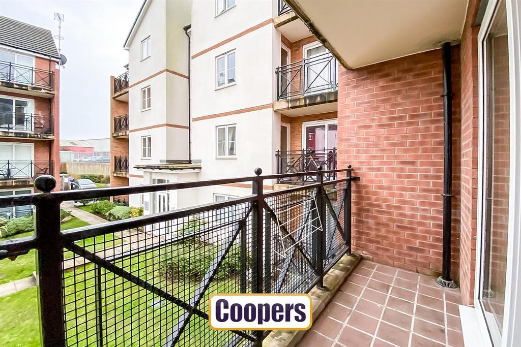 Poppleton Close, City Centre, Coventry 2 bed flat £895 pcm (£207 pw)