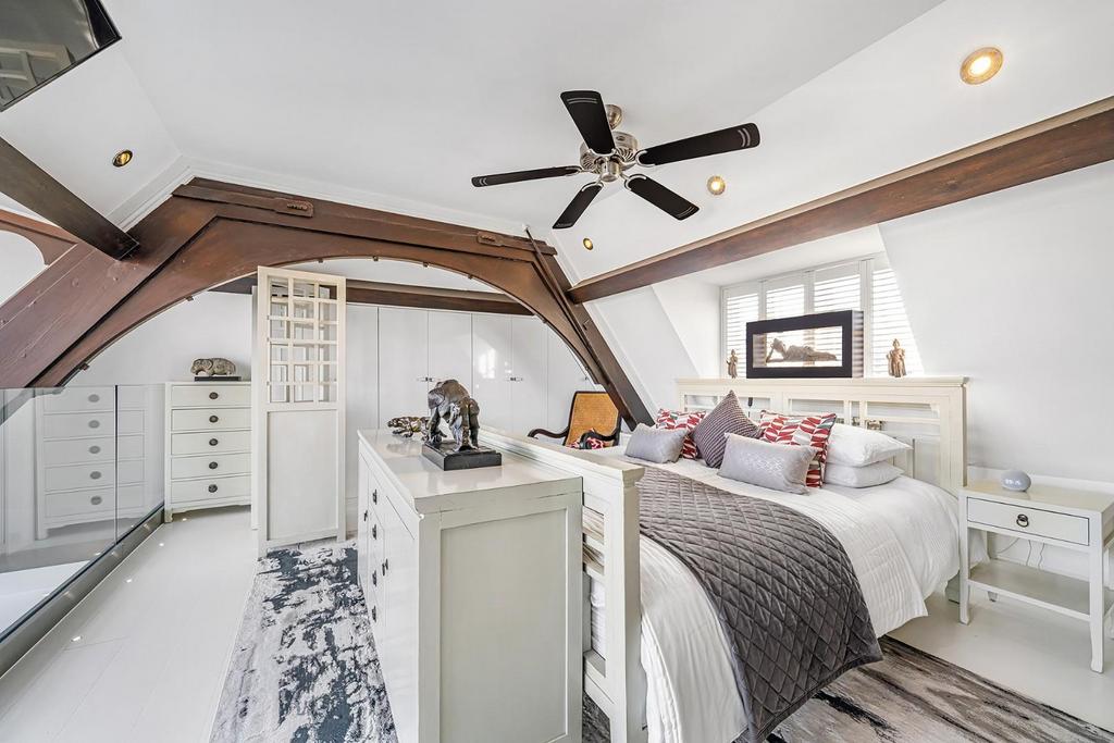 Bedroom (4).jpg