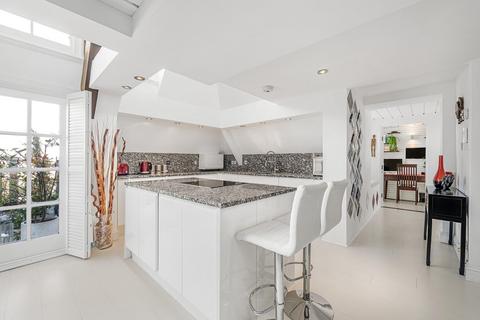 Flat 44, Alpha House, 4 Beta Place, London, SW4 7QN