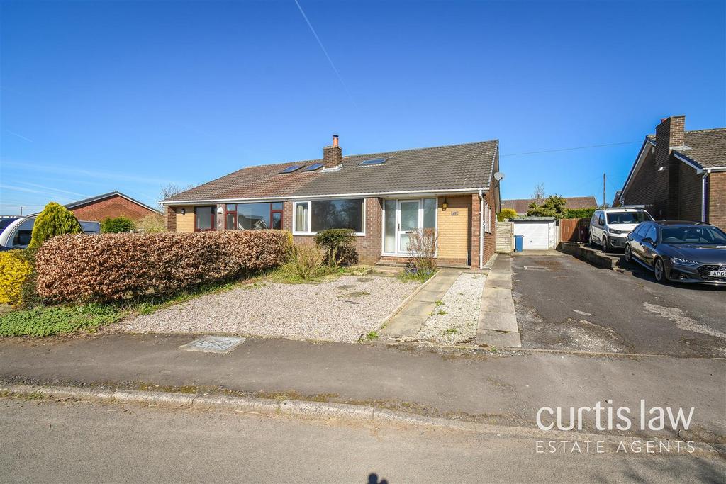 Whitecroft Lane, Mellor, Blackburn 2 bed semidetached bungalow for