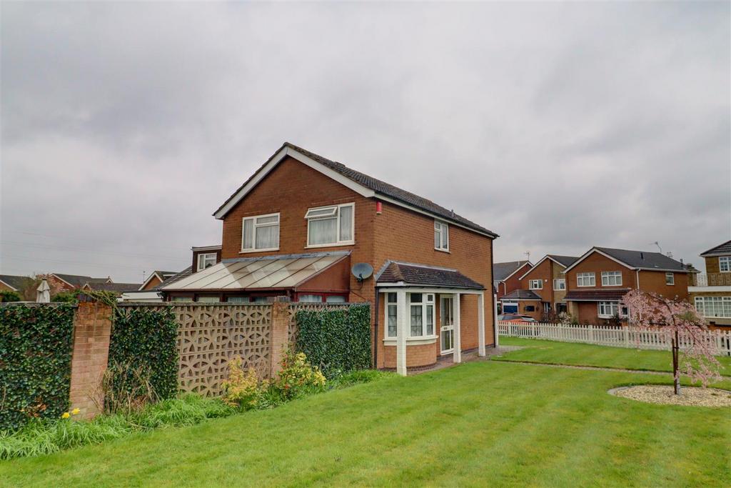 Shakespeare Drive, Whitestone, Nuneaton 4 bed detached house £319,950