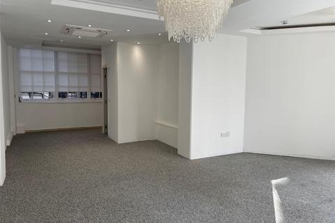 Shop to rent, South Audley Street, Mayfair, W1K