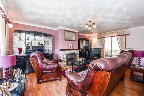 16 Crawts Road, Overton, Basingstoke, RG25 3LN