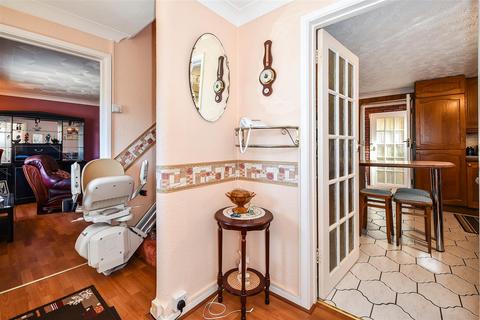16 Crawts Road, Overton, Basingstoke, RG25 3LN