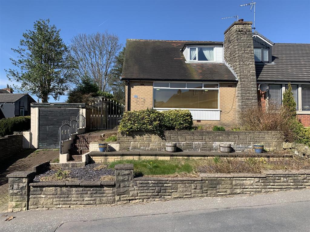 Den Lane, Springhead, Oldham 2 bed semidetached bungalow for sale £