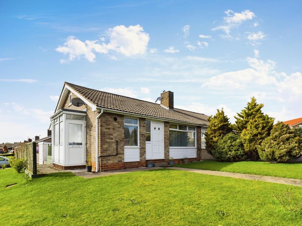Osgodby Way, Scarborough, North Yorkshire 2 bed semidetached bungalow